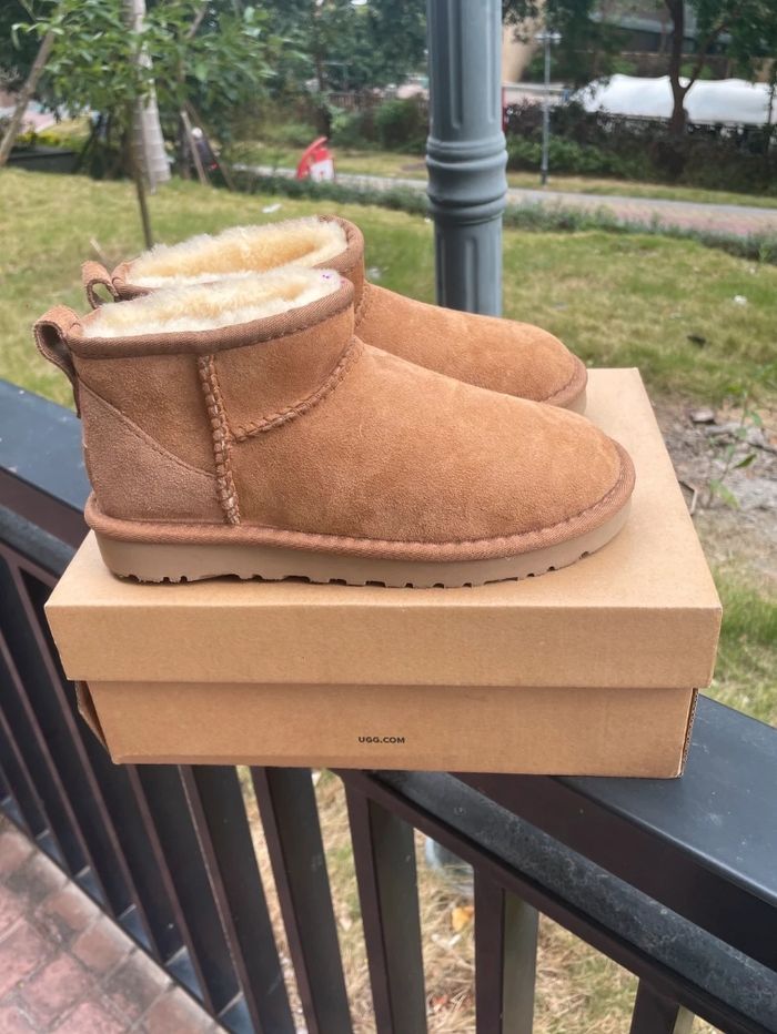 Bottes UGG Mini - Taille 37 - photo numéro 3