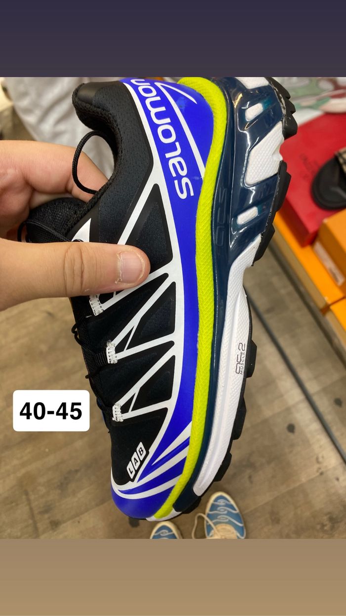 Salomon noir jaune bleu