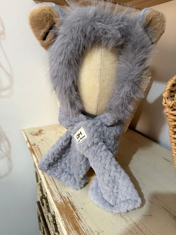 Cagoule imitation fourrure grise avec oreilles de renard – Neuve 🦊❄️