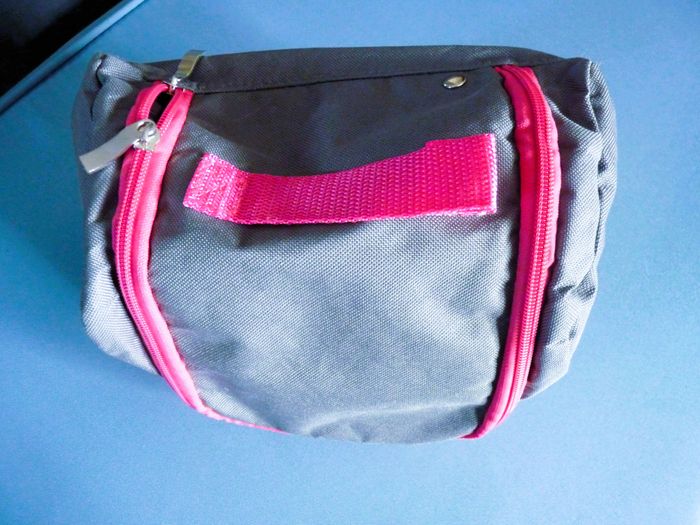 Trousse beaute femme toilette maquillage voyage yves rocher TBE