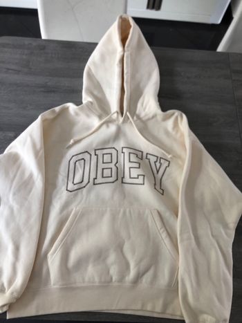 Pull obey taille M