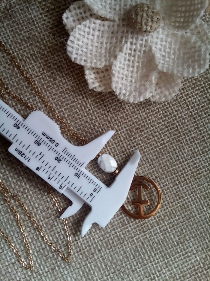 Collier signe astrologique sagittaire et pierre howlite naturelle à facettes - photo numéro 4