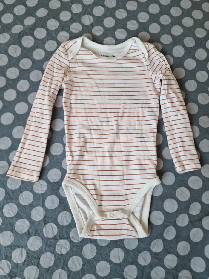 9 bodys 24 mois - photo numéro 7