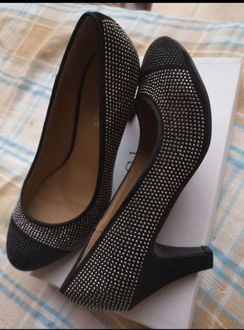 Très jolis escarpins CHC Shoes