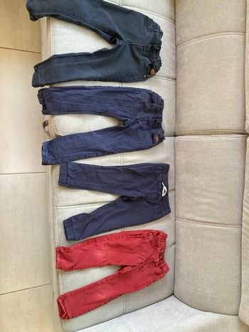 Lot de 4 pantalons taille 3 ans