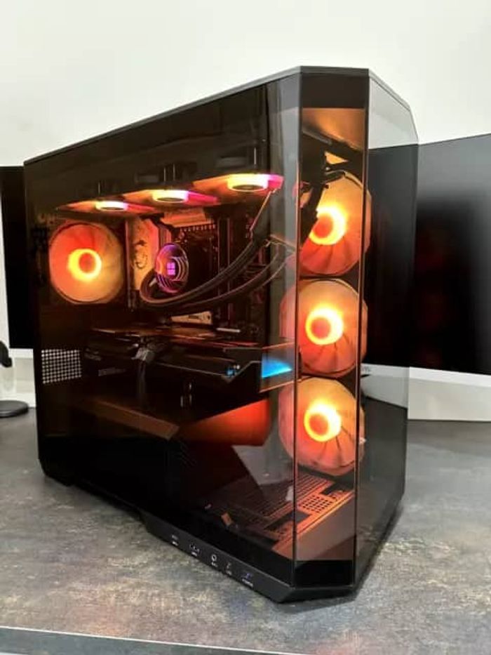 PC GAMING / AMD Ryzen 9800X3D / RTX 5090 / SSD M.2 6 To / 128 Go de RAM DDR5 - photo numéro 2