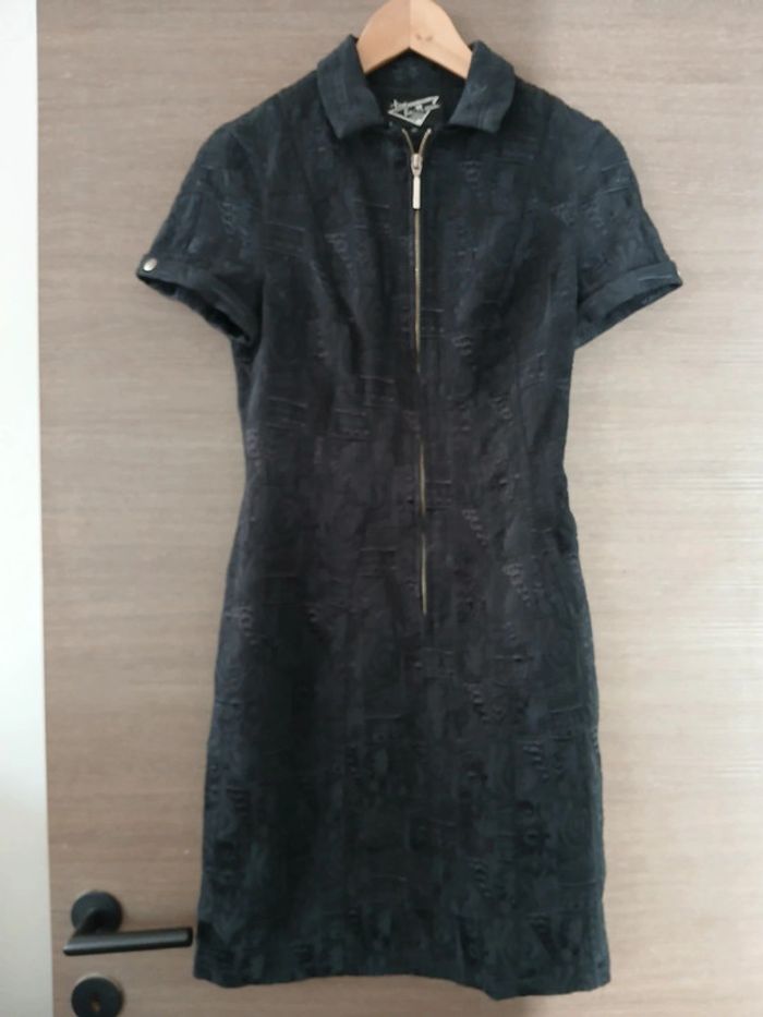 Robe Tony La Marca