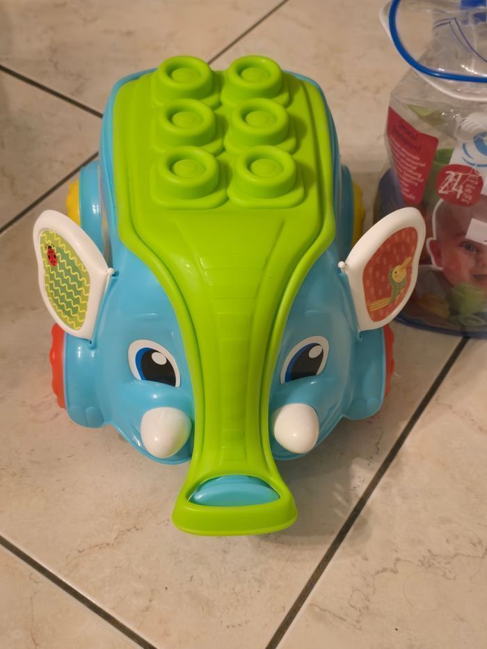 🤩😍👌👌 superbe jeu d eveil  éléphant a tirer avec cubes et animaux 😍🤩👌👌 - photo numéro 7