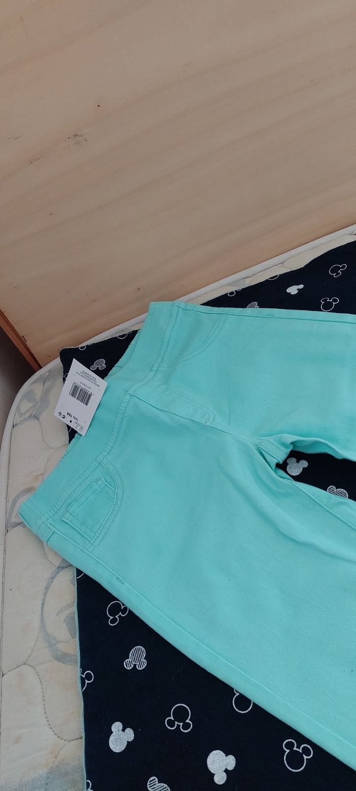 Pantalon 10ans neufs - photo numéro 2