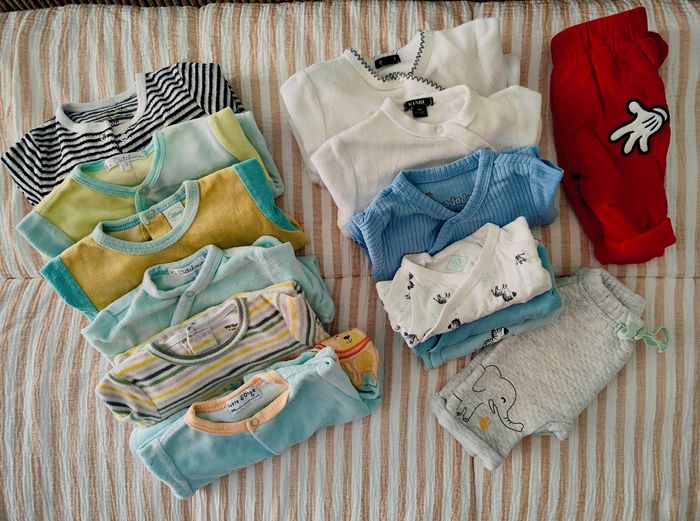Lot de 14 vêtements - 1 mois