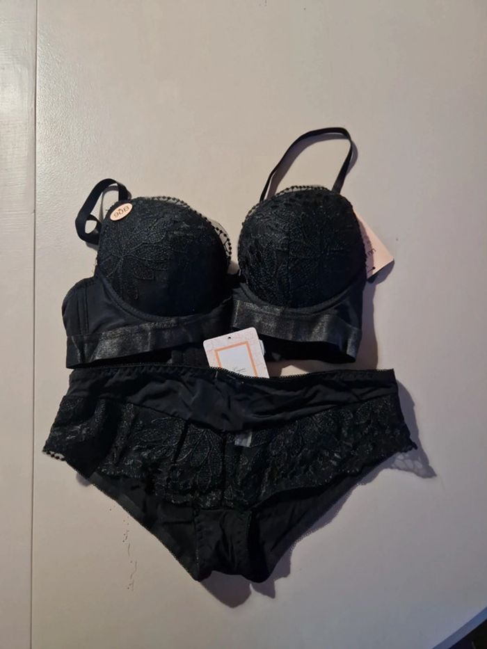 Ensemble Soutien gorge et slip 🖤