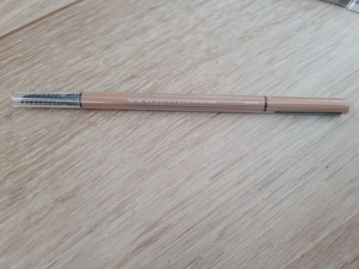 Crayon à sourcils brow precise micro Maybelline
