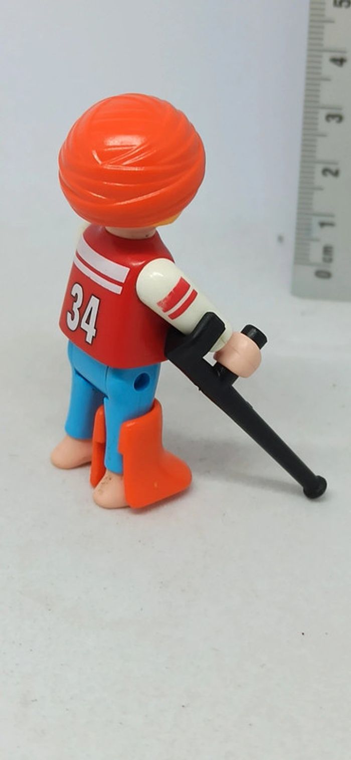 Enfant garçon plâtré blessé avec plâtres et béquille playmobil - photo numéro 4