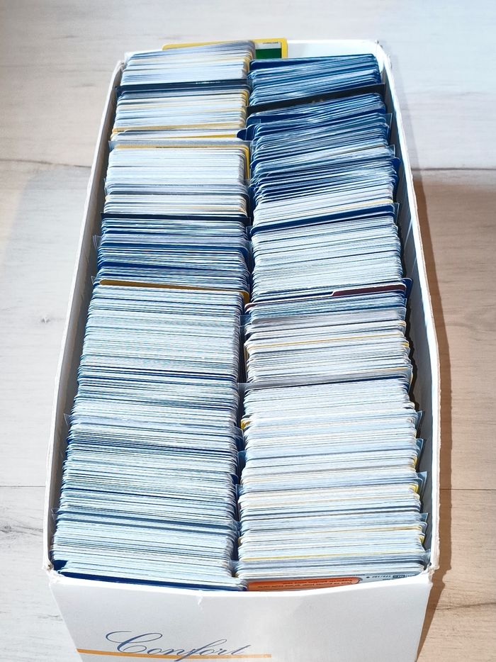 Lot de 100 cartes Pokémon VF en très bon état