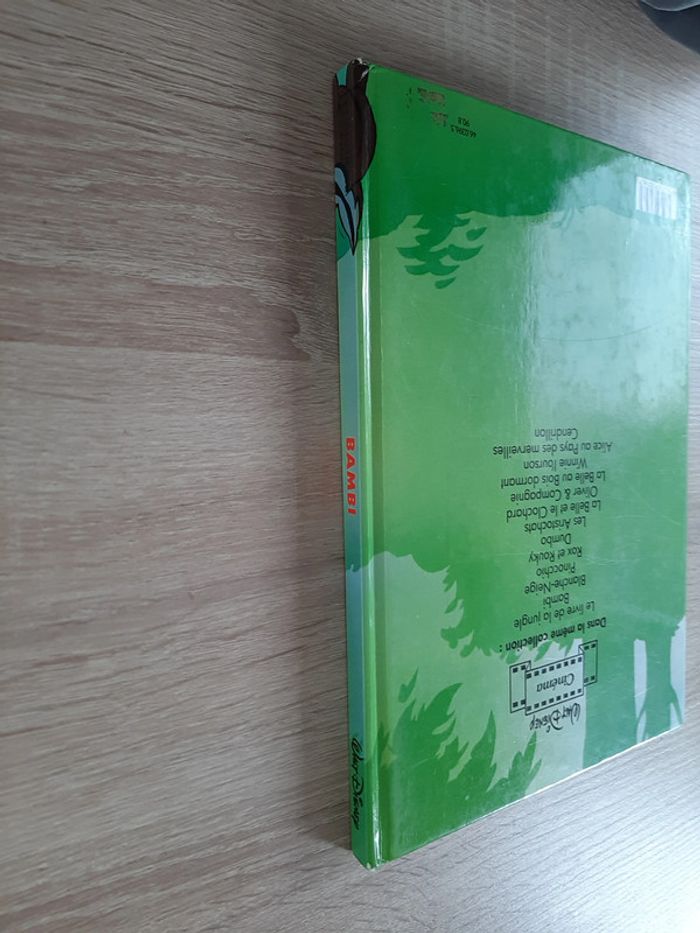 Livre Disney Bambi - Hachette jeunesse couverture verte - photo numéro 3
