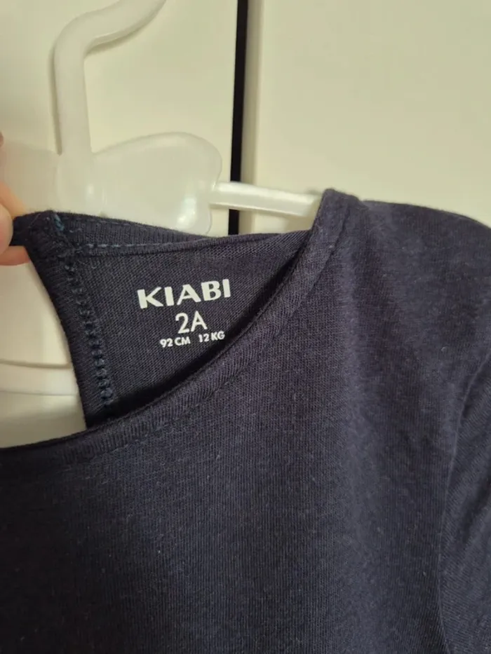 robe d'été KIABI taille 2 ans 92cm bleu marine manches courtes 🌸 collection 2025 - photo numéro 2