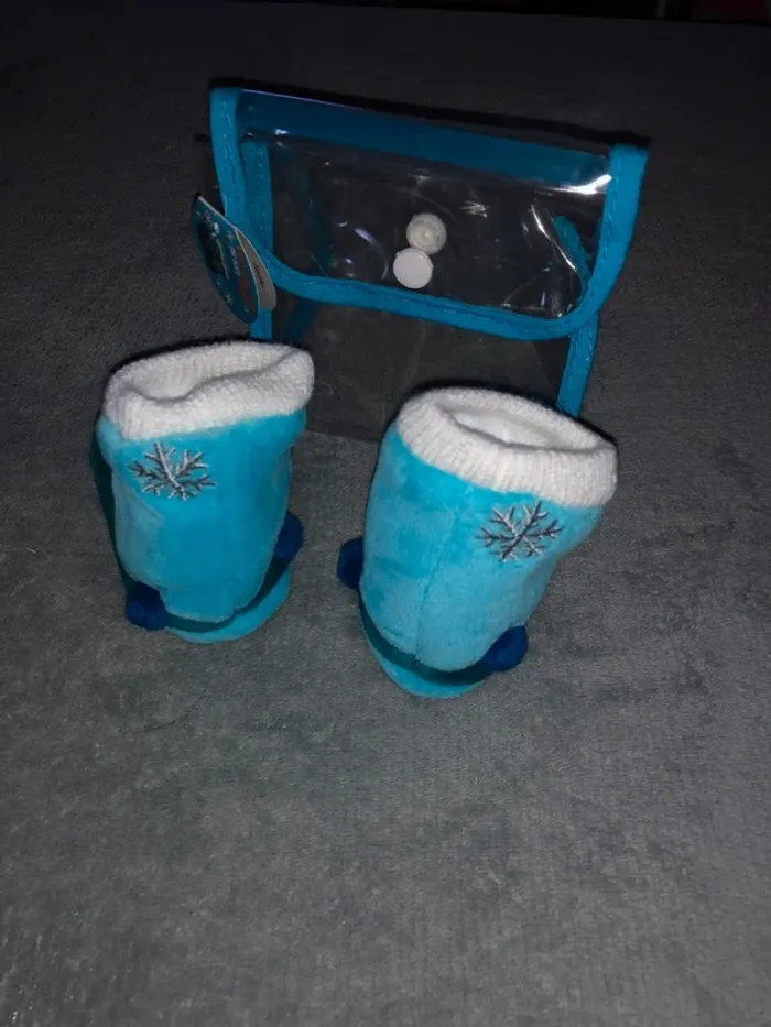 Chaussons bébé neufs - photo numéro 2