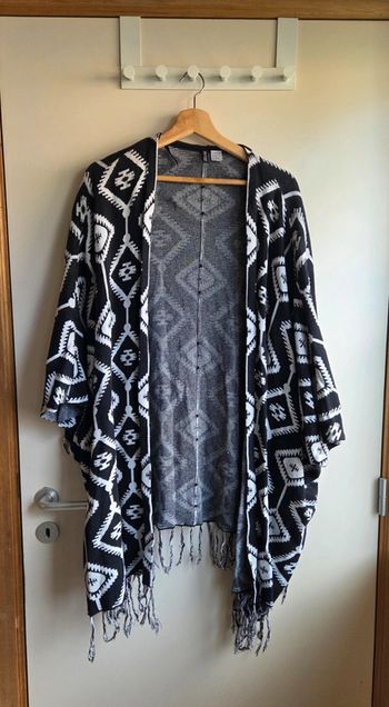 Gilet poncho H&M noir et blanc motif aztèque - taille m
