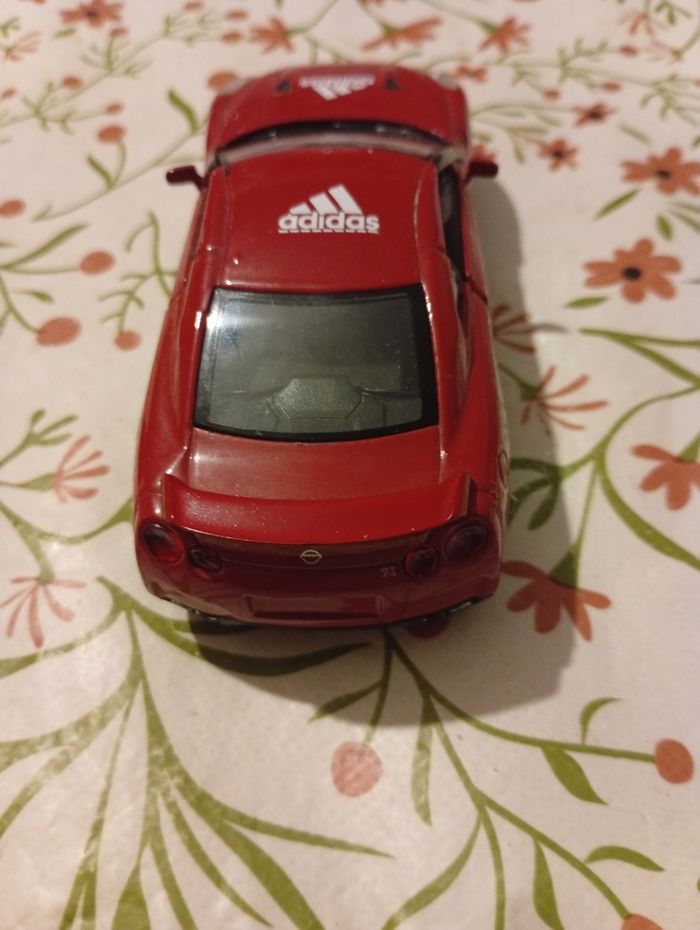 Miniature Nissan GT-R Adidas - photo numéro 2