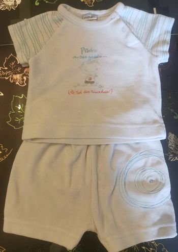 ensemble short/t-shirt taille 1 mois