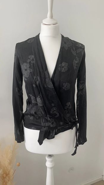 Top cache coeur Ikks XS comme neuf