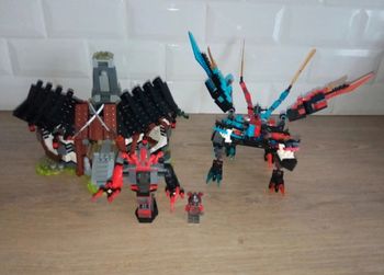 LEGO Ninjago temple et dragon 