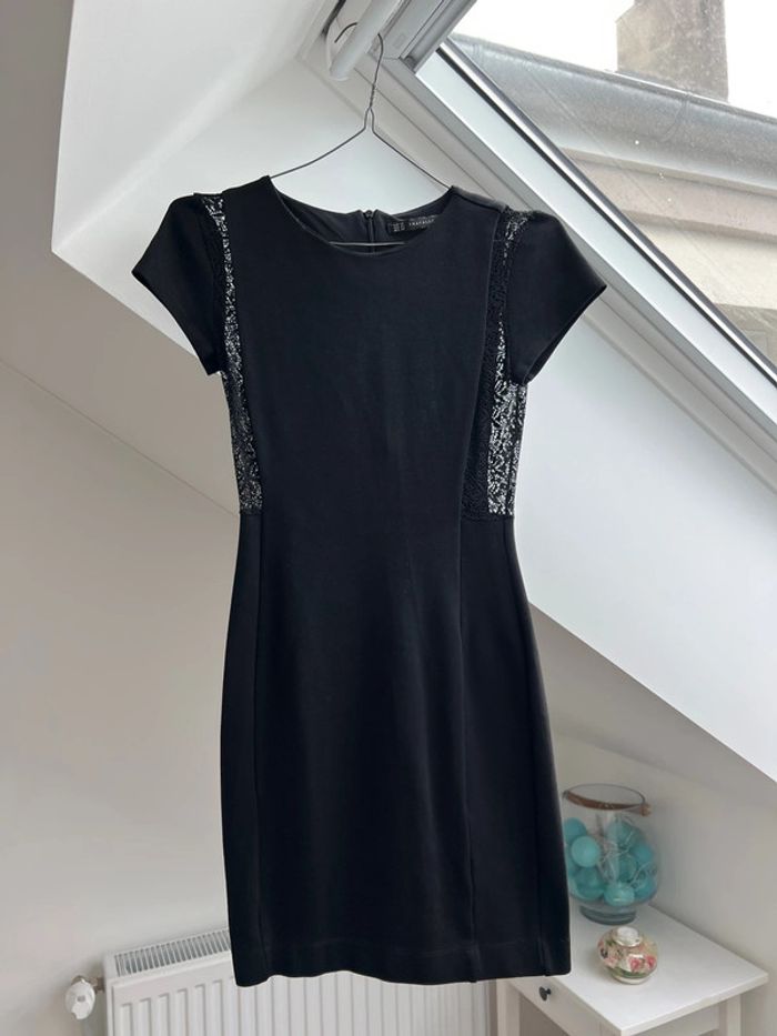 Robe noir Zara Trafaluc