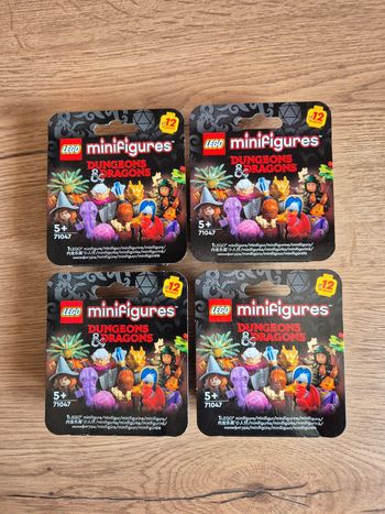Lego 4 boîtes neuves et scellés de la série 27 donjon et dragon