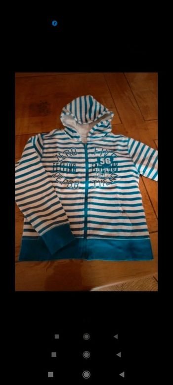 Gilet zippé à capuche 8 ans
