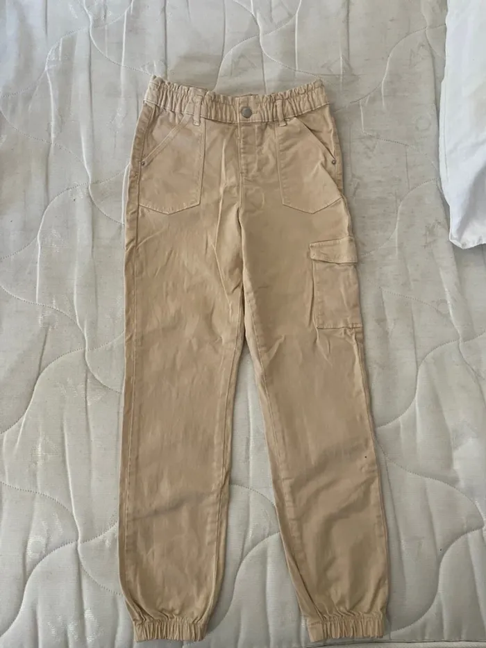 Pantalon cargo beige Kiabi taille 10 ans