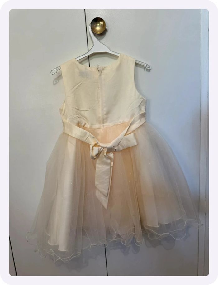 Robe jaune - photo numéro 2