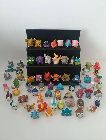 Lot de 66 figurines pokémon finger puppets