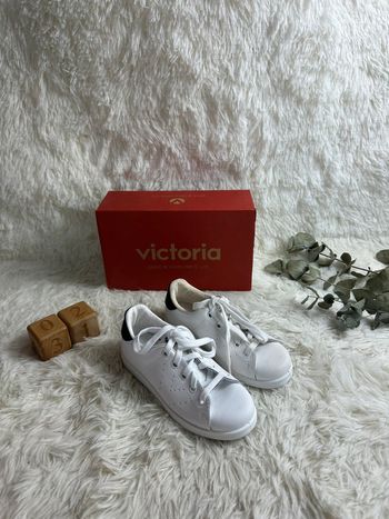 Paire de basket blanche Victoria taille 31
