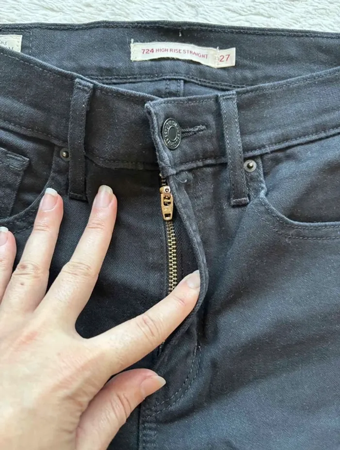 Jean Lévi’s 724 premium high rise straight droit noir taille mi haute W27 36/38 S/M parfaite état - photo numéro 7
