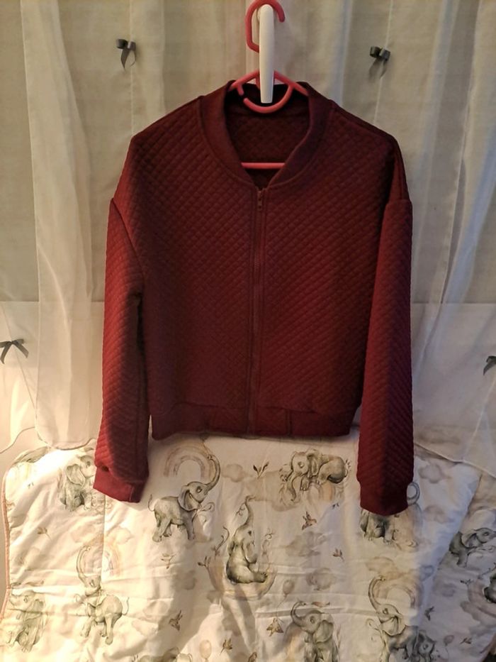Veste rouge bordeaux