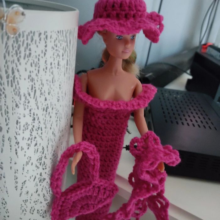 Vêtements pour Barbie 3+1€. - photo numéro 3