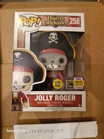 Jolly Roger Pirates des Caraïbes GITD LE 1000 SDCC