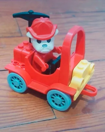 Lego pompier  vintage avec son camion de pompier