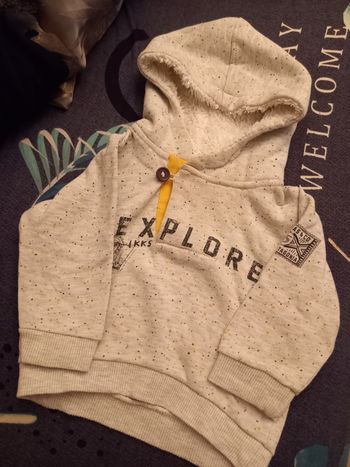 Sweat à capuche IKKS en 12 mois