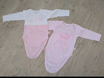 Lot de 2 bodies Disney en 3 mois