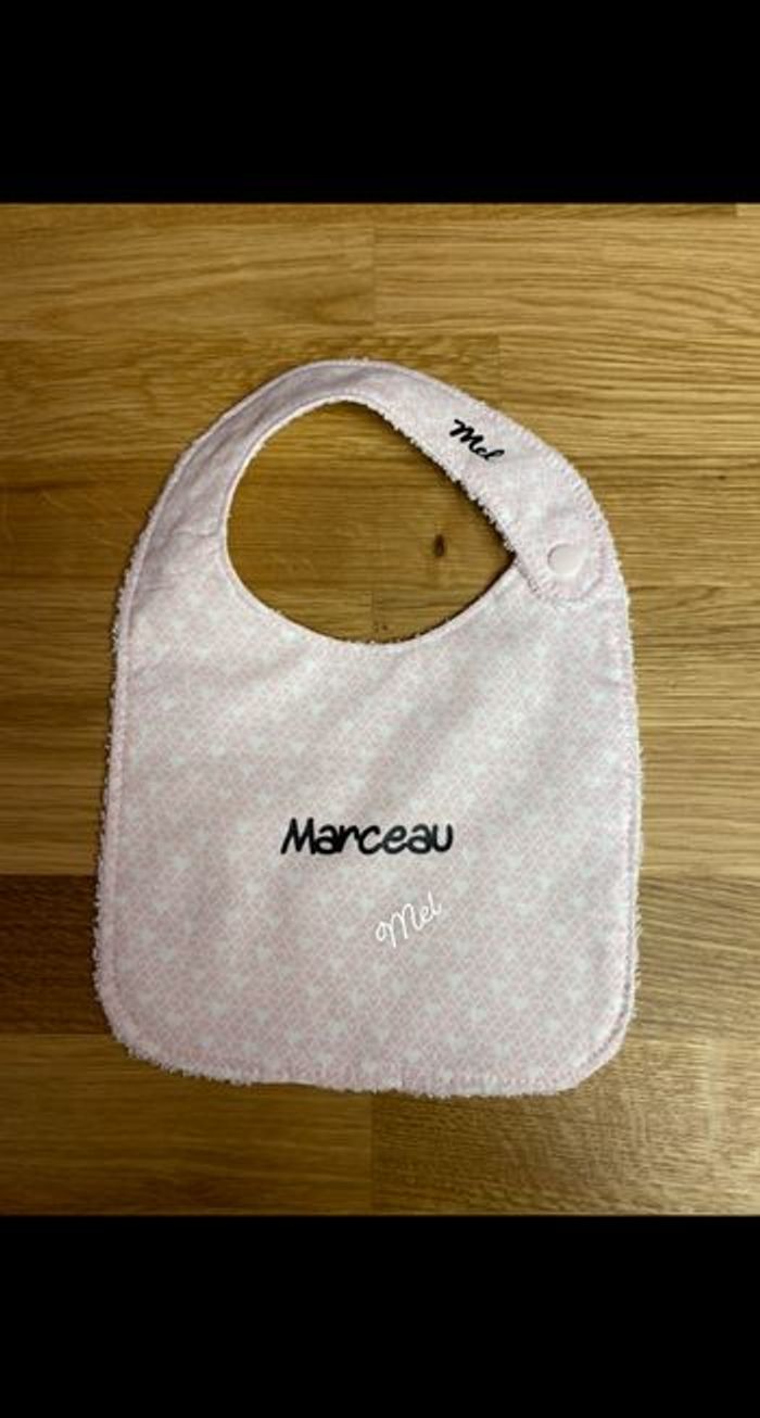 Bavoirs - photo numéro 3