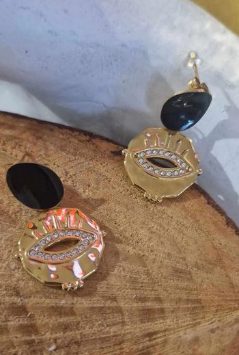 Boucles d’oreilles 2 médailles  acier inoxydable or œil résine noire cristaux