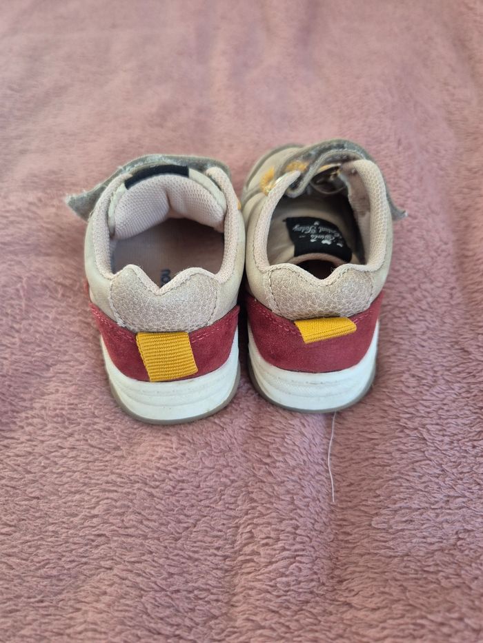 Paire de baskets taille 20. - photo numéro 5