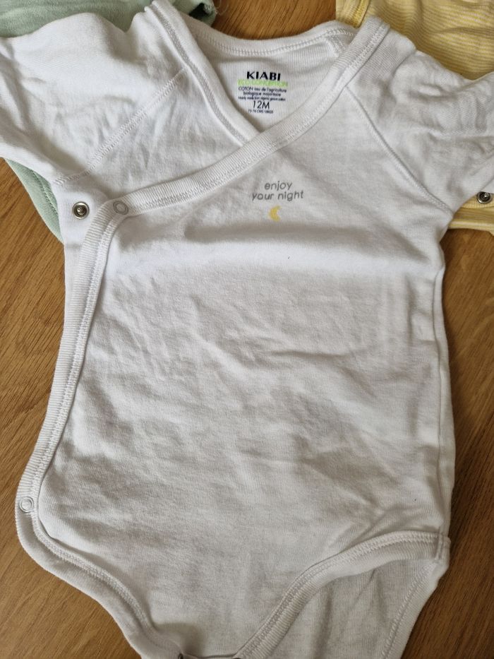 Lot 3 bodies 12 mois - photo numéro 4