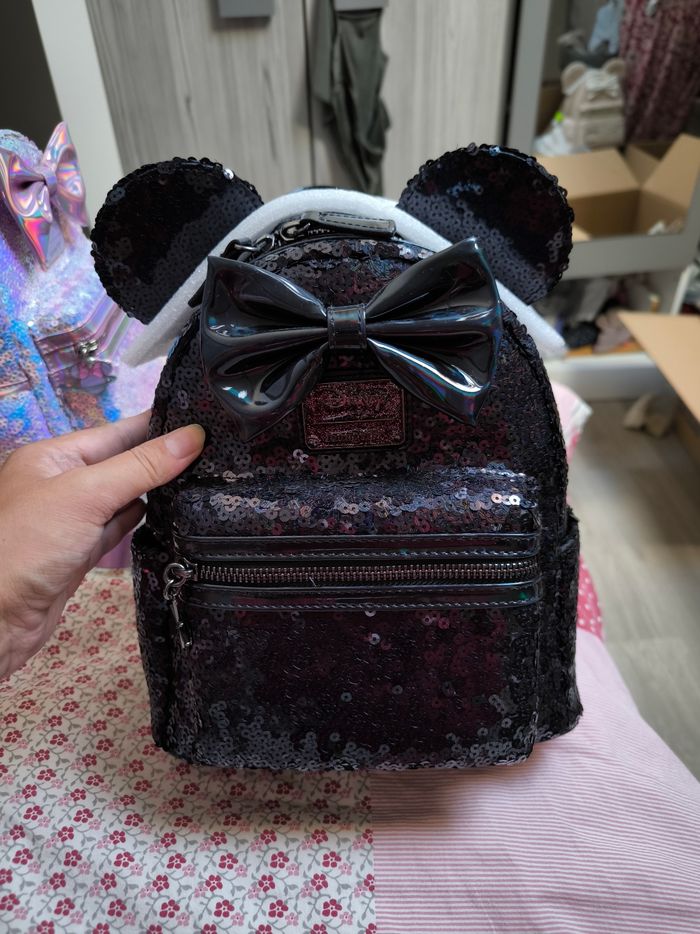 Loungefly sequin noir