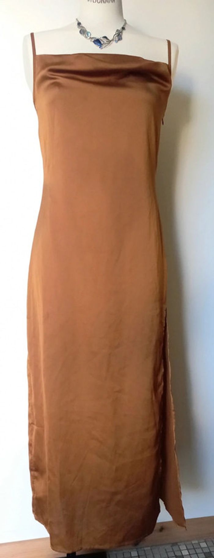 Robe longue fendue stradivarius S