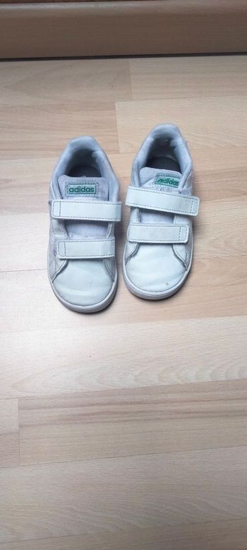 Basket Adidas taille 24