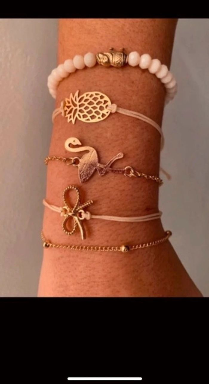 Lot de 5 bracelets neufs