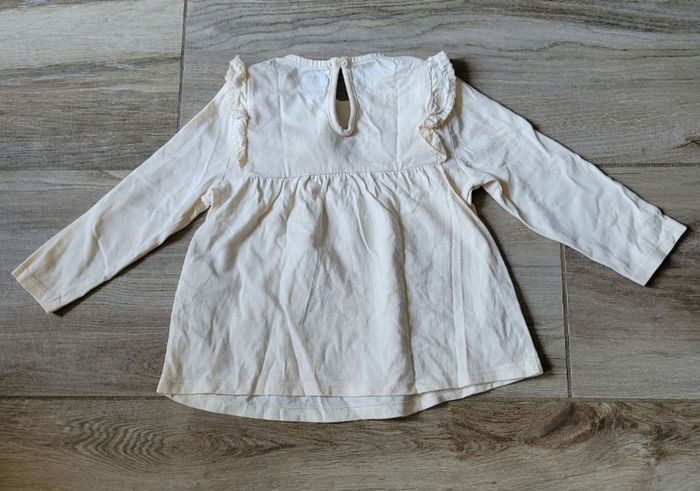 Ensemble t-shirt manches longues fleuris et legging  taille 18 mois - photo numéro 4