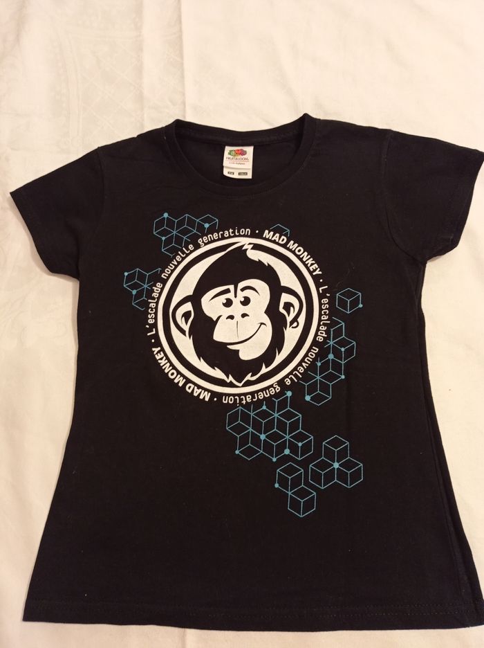 Polo pour fille en noir avec inscription devant voir photos taille 7. Oui 8 ans 128 cm couleur noir avec inscription devant et photos voir photos - photo numéro 5